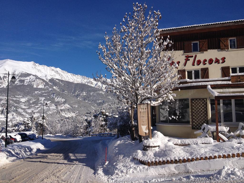 Hôtel les Flocons Le Sauze Exterior foto