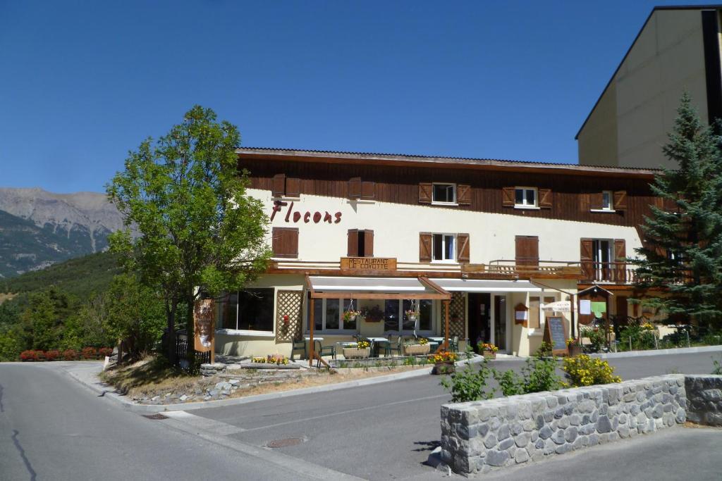Hôtel les Flocons Le Sauze Exterior foto